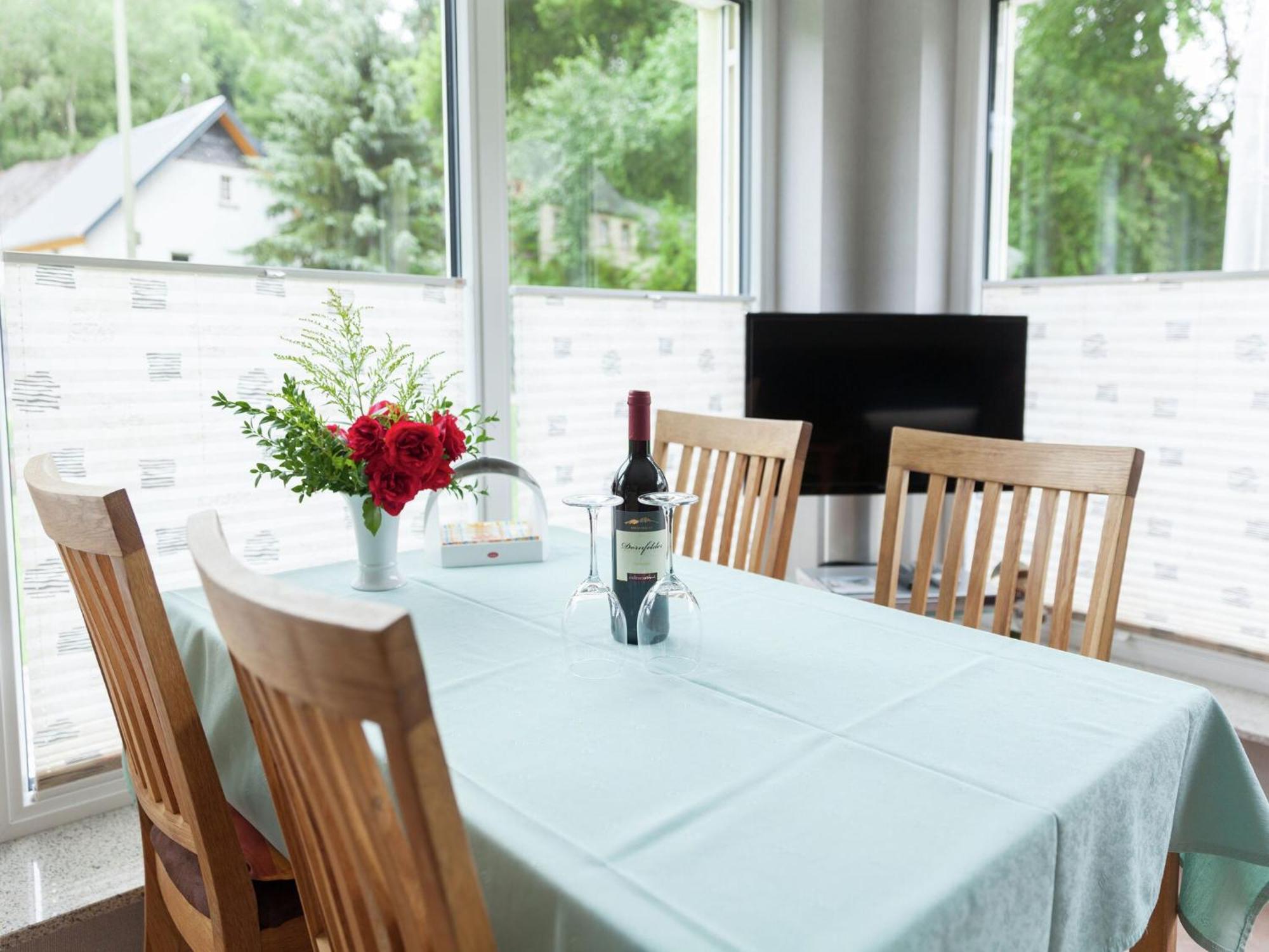Apartment With Terrace And View Merschbach Eksteriør bilde