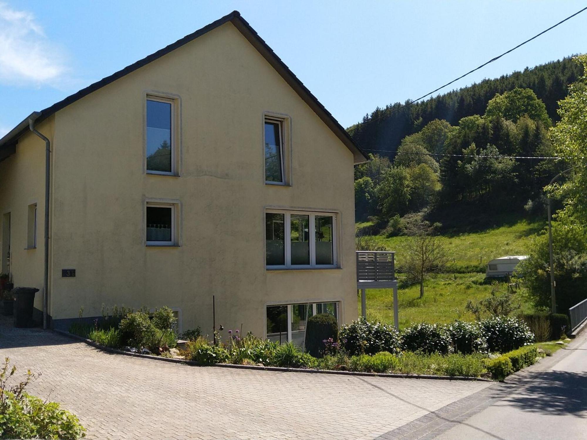 Apartment With Terrace And View Merschbach Eksteriør bilde