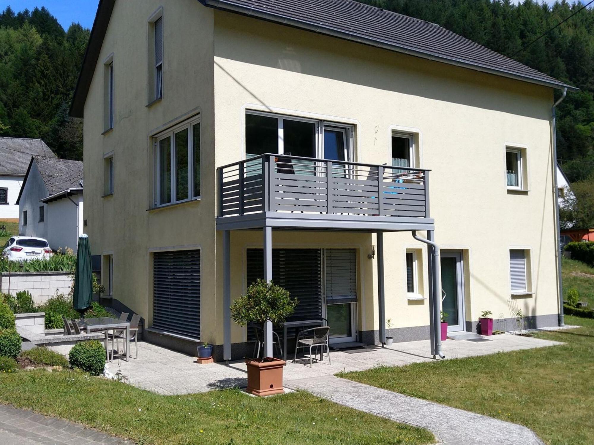 Apartment With Terrace And View Merschbach Eksteriør bilde