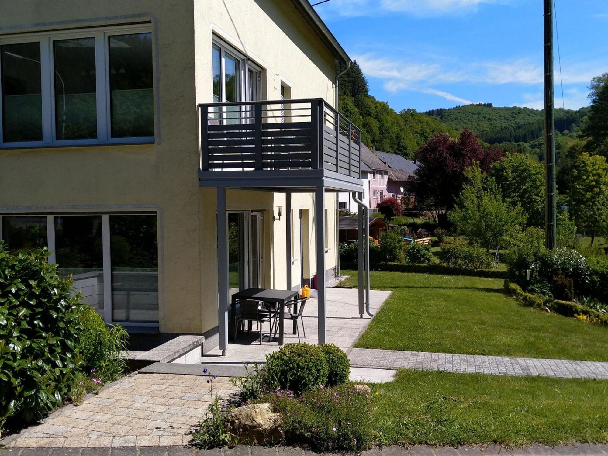 Apartment With Terrace And View Merschbach Eksteriør bilde