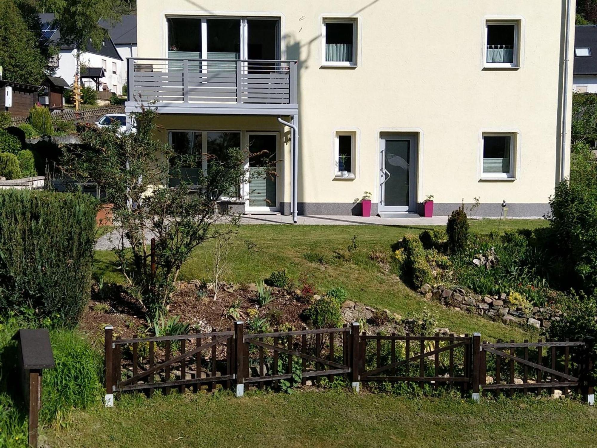 Apartment With Terrace And View Merschbach Eksteriør bilde