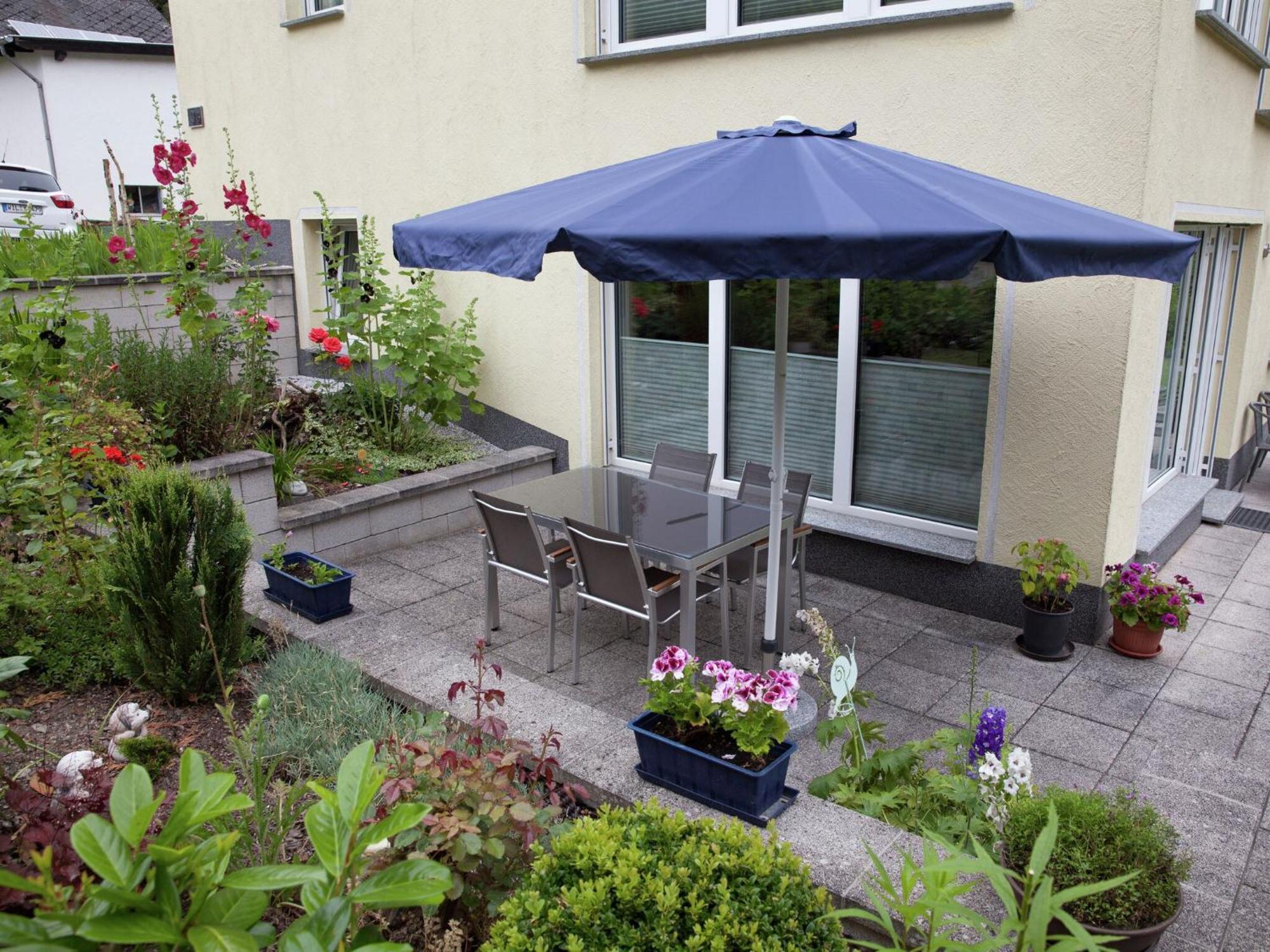 Apartment With Terrace And View Merschbach Eksteriør bilde