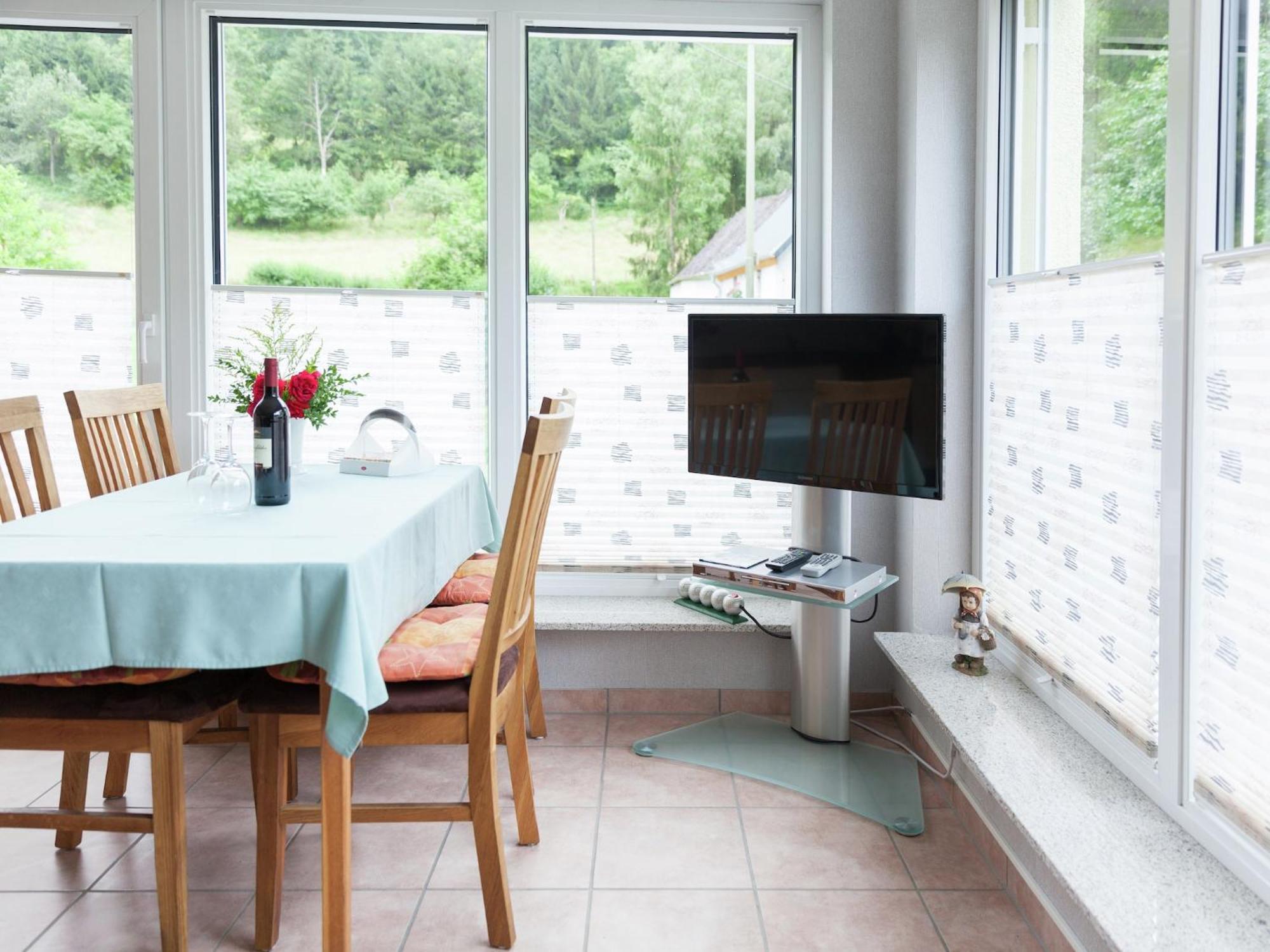Apartment With Terrace And View Merschbach Eksteriør bilde