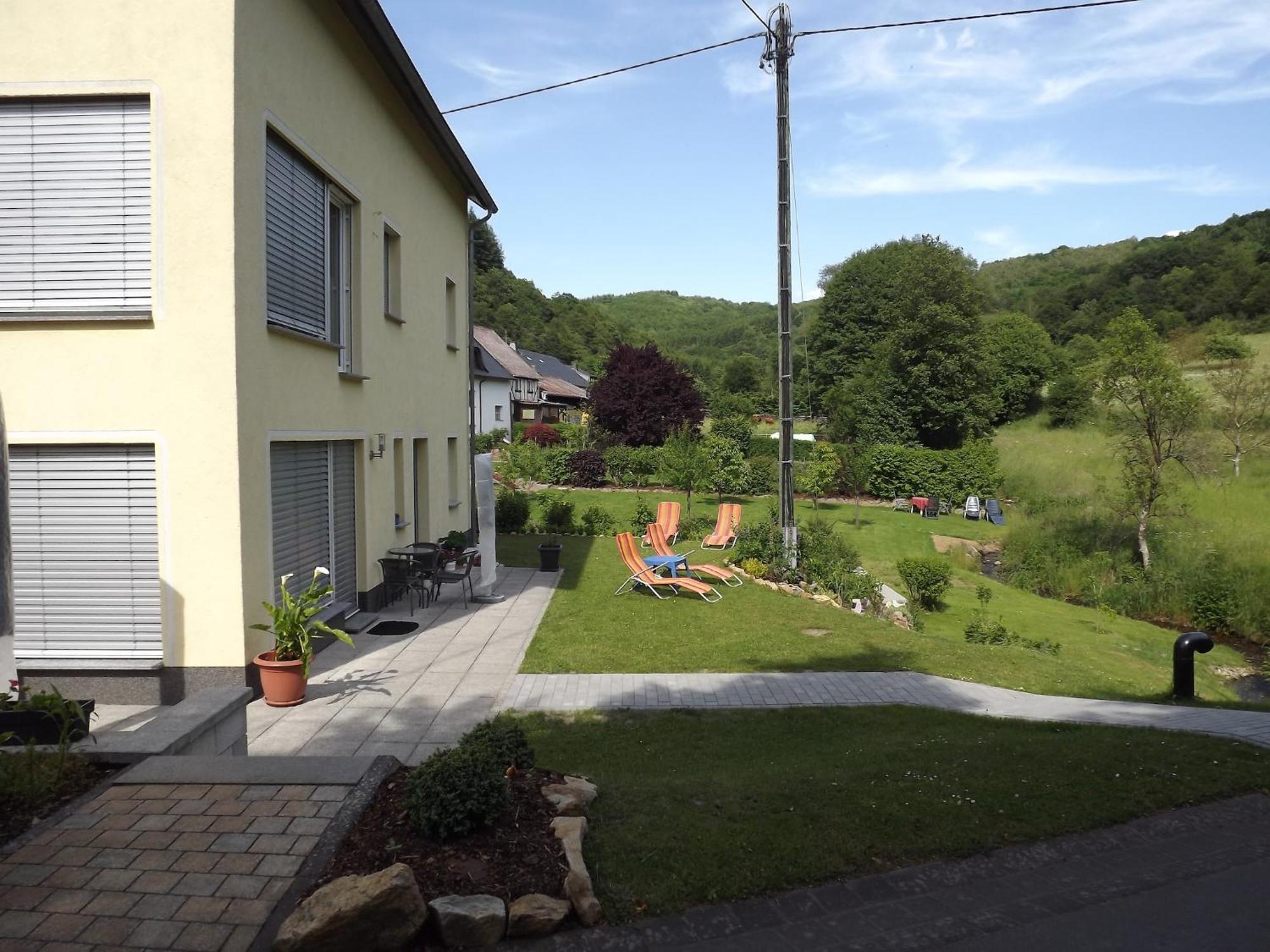 Apartment With Terrace And View Merschbach Eksteriør bilde
